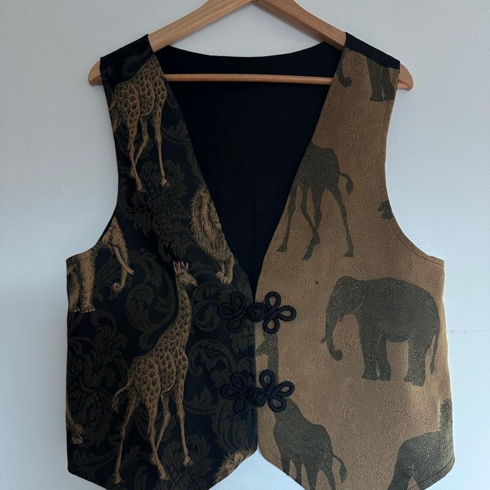 Vintage 90s Safari Animal Tapestry Vest Frog Closures Giraffe Elephant